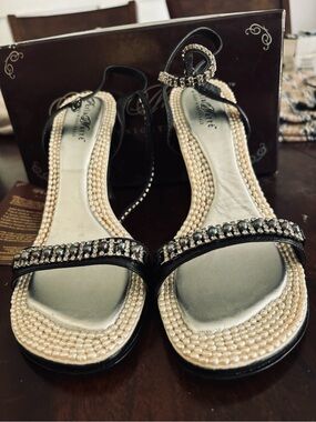 Perla Marre by Gary nightingale Beaded Pearl Trim Black Dress Sandals